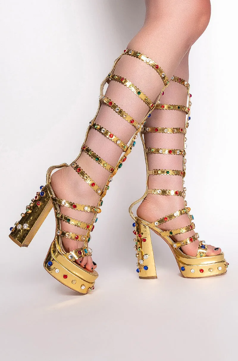 AZALEA WANG GOLD DIGGER CHUNKY SANDAL IN GOLD