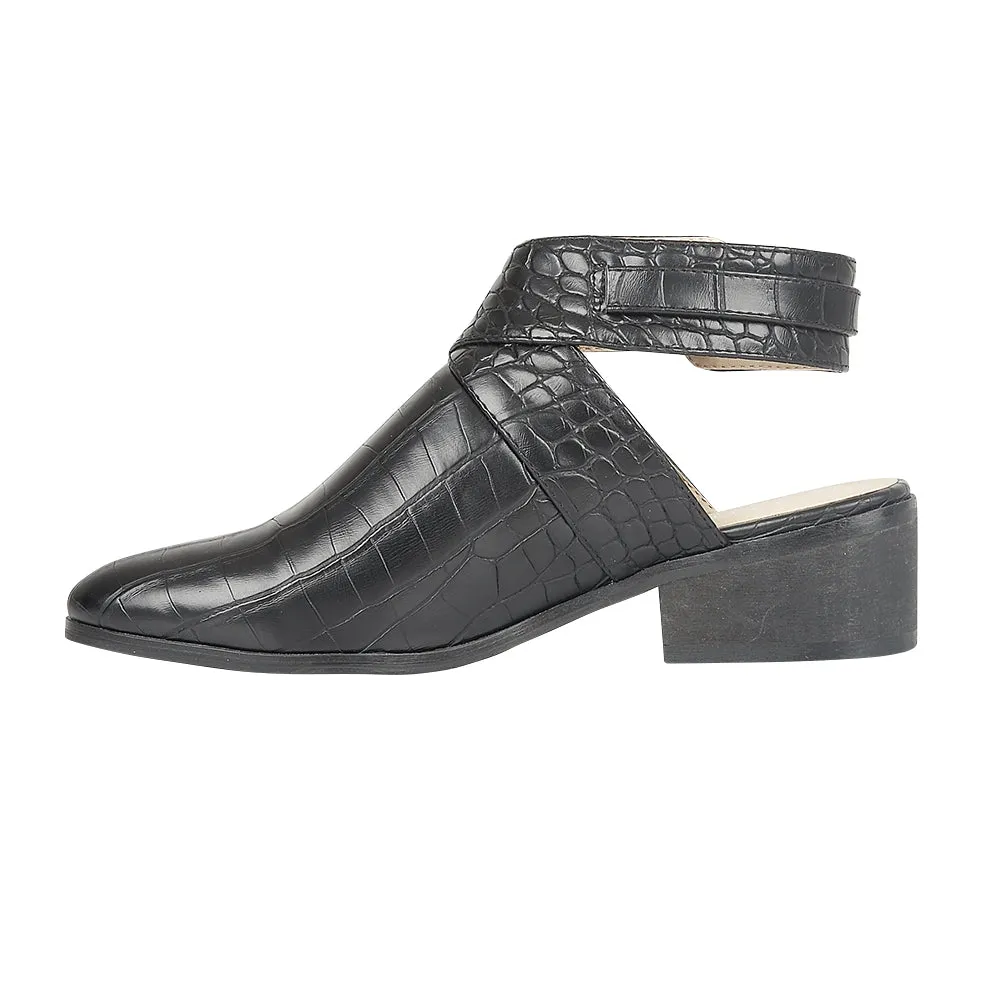 Black Crock Flat Shoes