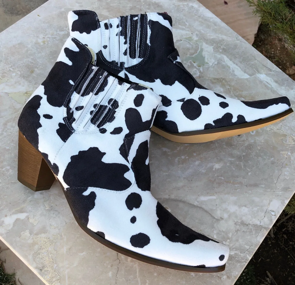 Cow Print Western Boots / 8