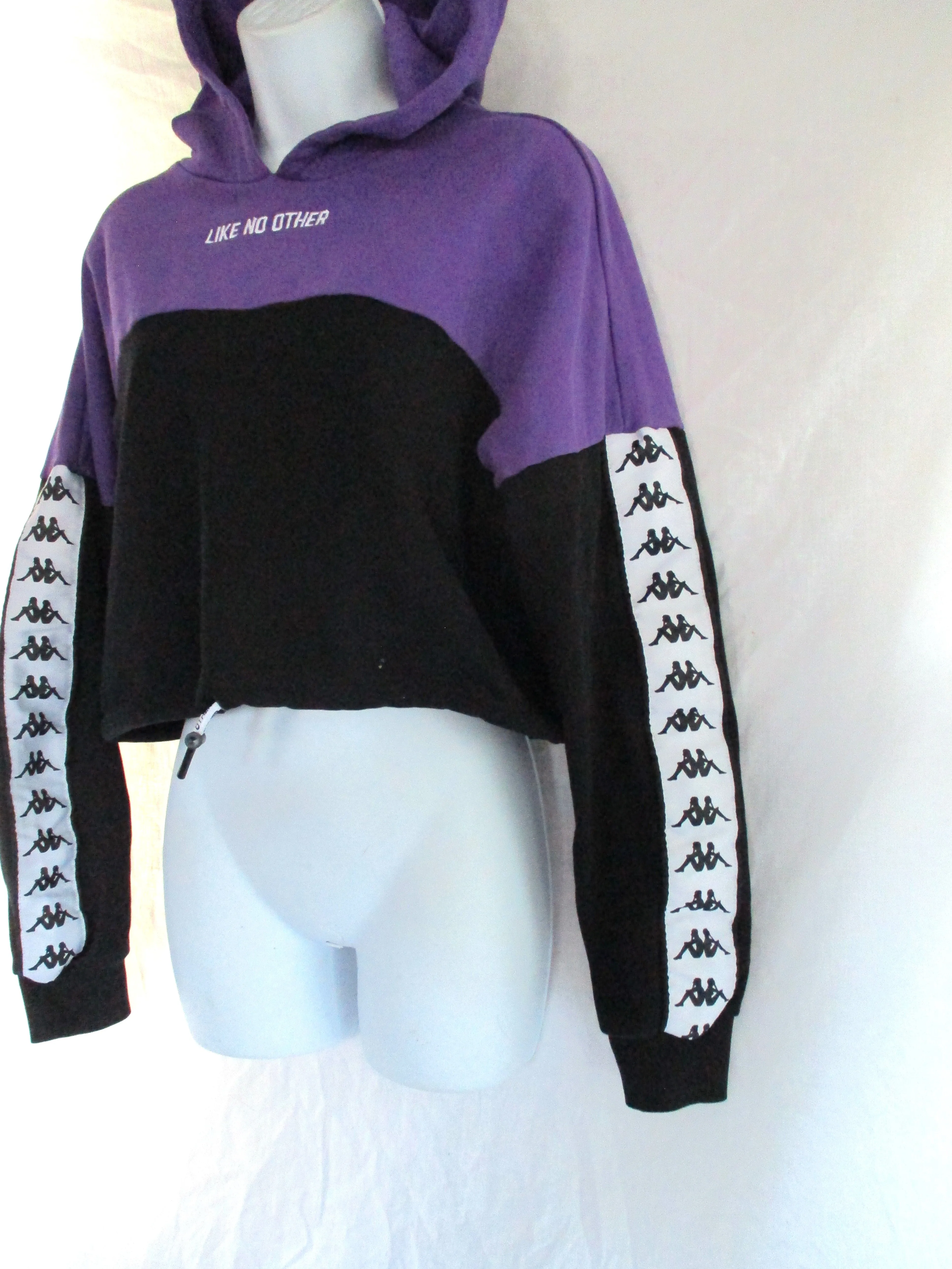 KAPPA LIKE NO OTHER URBAN STYLE Cropped Hoodie Sweatshirt Purple Black L