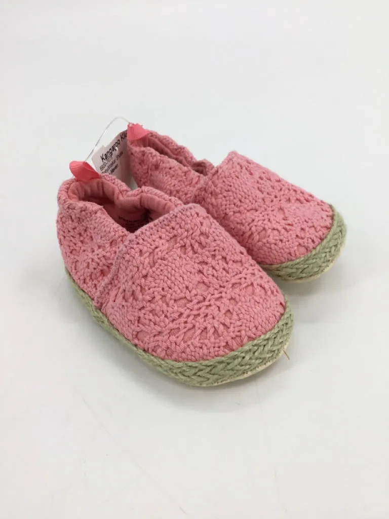 Little Maven Child Size 2 Toddler Pink Baby/Walker Shoes